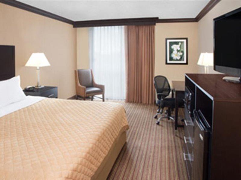 Hotel Wyndham Garden Schaumburg Chicago Northwest Extérieur photo